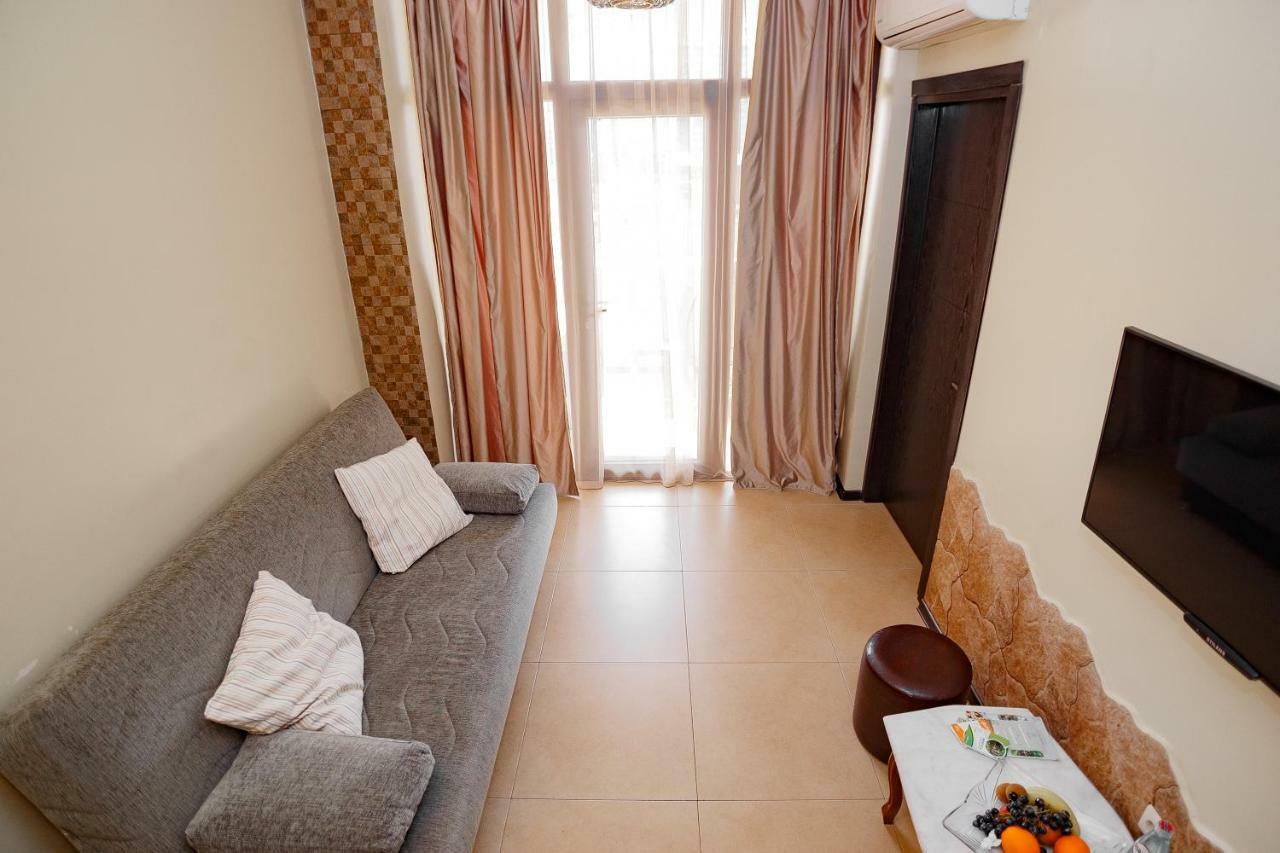 Apartment On Javakhishvili Батуми Екстериор снимка
