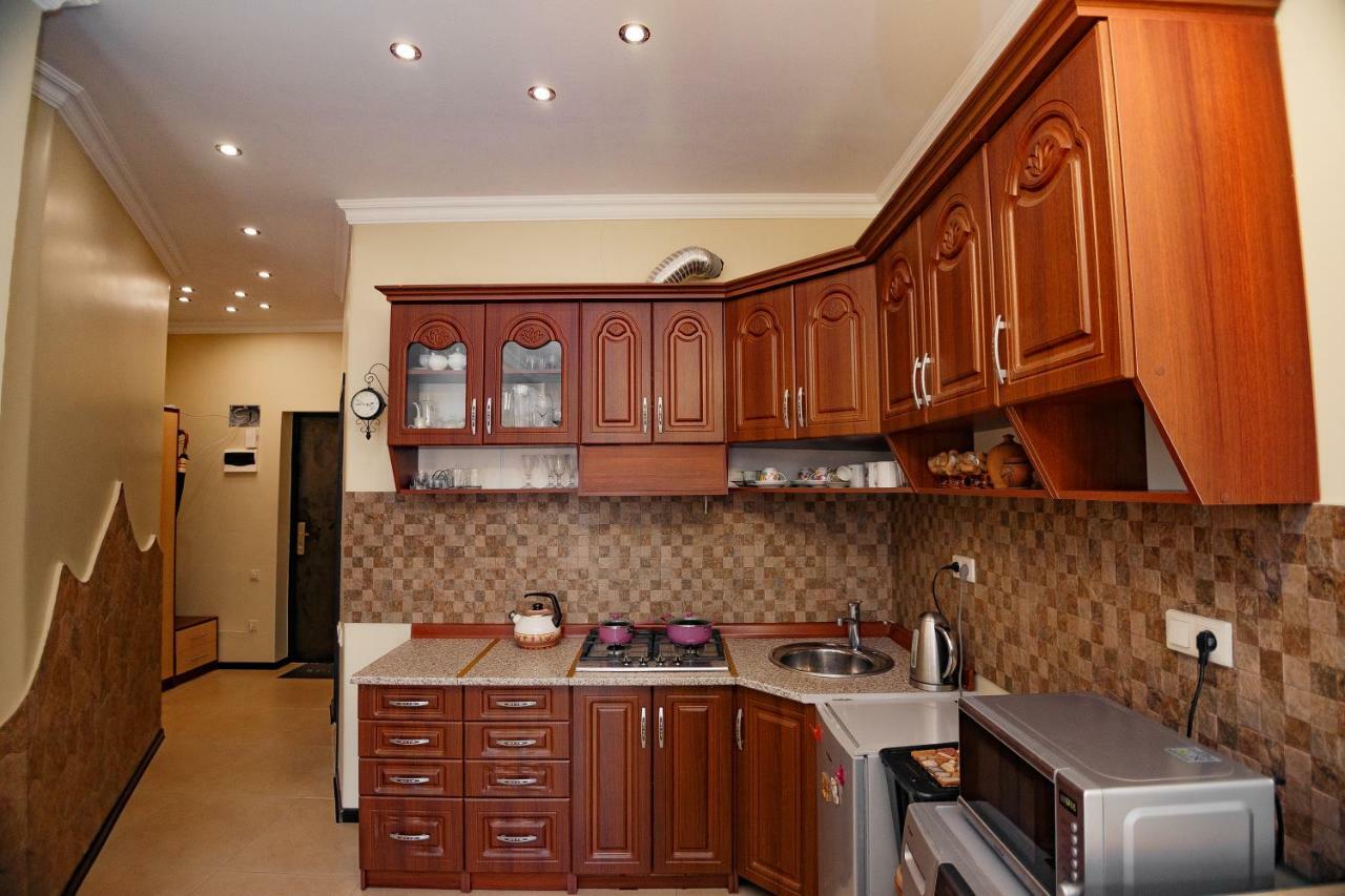 Apartment On Javakhishvili Батуми Екстериор снимка