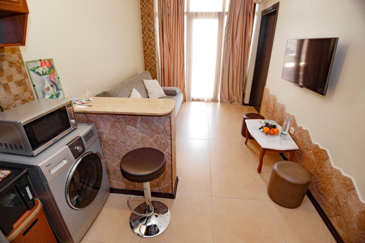 Apartment On Javakhishvili Батуми Екстериор снимка